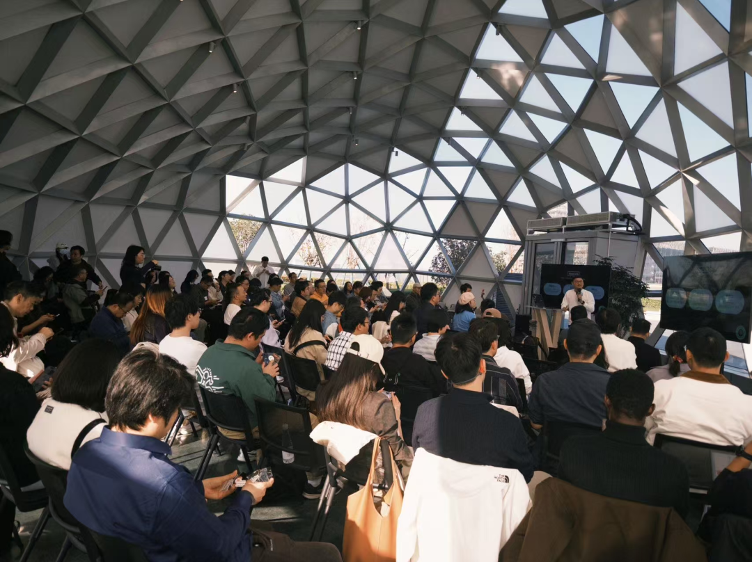 AI Agent已就位：Vibe Friends Meetup上海场在张江人工智能创新小镇顺利举行