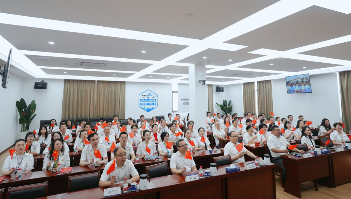 让“技能之光”与“强国之梦”同频共振——上海电控所组织观看九三阅兵