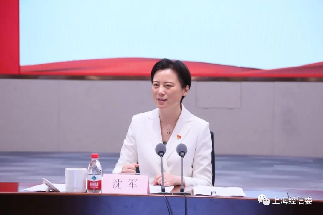 党史专题党课传承产业精神谱写人生华章沈军为产业青年讲授党史专题