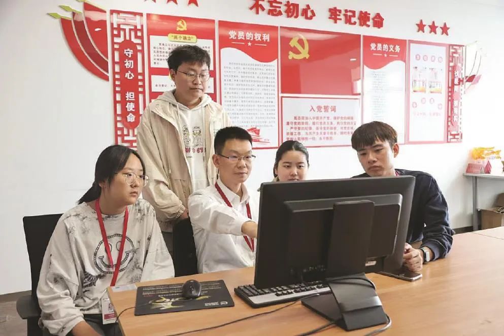 【时代的样子】探路新质生产力·工匠先锋｜​从“有”到“好”，为国产软件把牢安全关