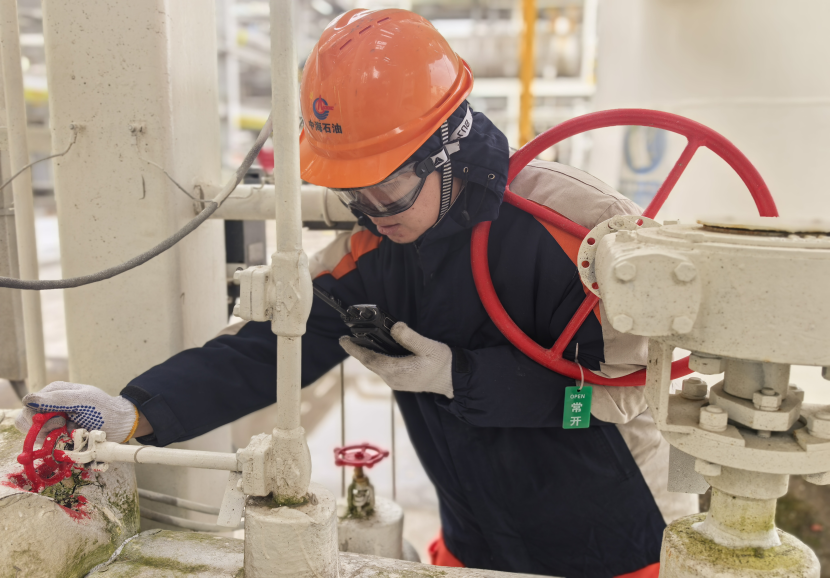 红色堡垒筑在保供一线，为千家万户温暖过冬贡献海油力量